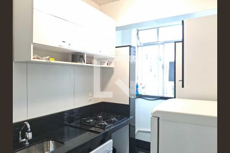 Cozinha de apartamento para alugar com 1 quarto, 40m² em Cruzeiro, Belo Horizonte