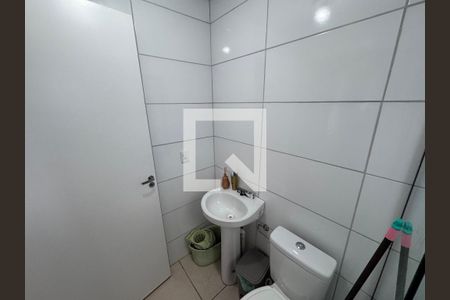 Banheiro de apartamento à venda com 2 quartos, 50m² em Feitoria, São Leopoldo