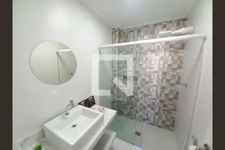 Banheiro de apartamento para alugar com 1 quarto, 37m² em Centro, São Vicente
