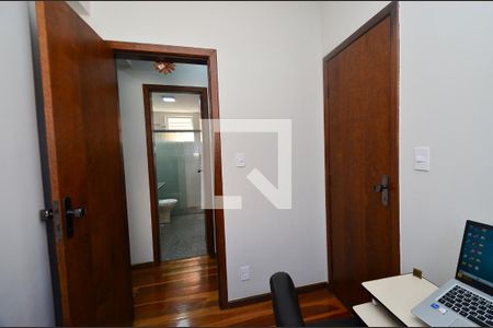Quarto 2 de apartamento para alugar com 3 quartos, 70m² em Sagrada Família, Belo Horizonte