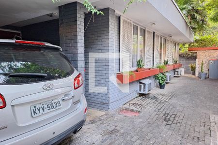 Garagem de casa à venda com 5 quartos, 550m² em São Francisco, Niterói