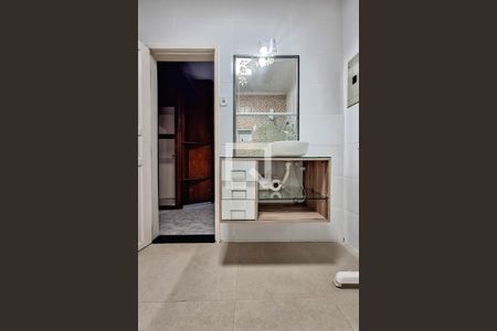 Banheiro da Suíte de casa para alugar com 4 quartos, 360m² em Cafubá, Niterói