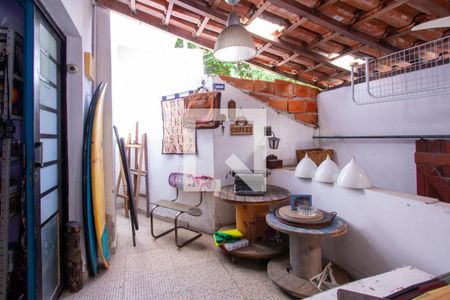 Quintal de casa à venda com 4 quartos, 100m² em São Francisco, Niterói