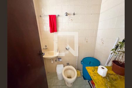 Banheiro de Serviço de apartamento à venda com 3 quartos, 95m² em Eldorado, Contagem