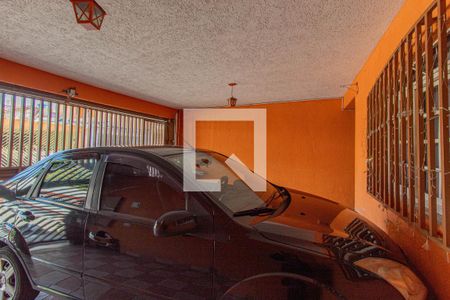 Garagem de casa à venda com 3 quartos, 130m² em Conjunto Habitacional Padre Jose de Anchieta, São Paulo