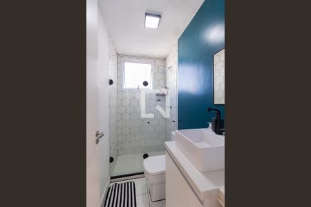 Banheiro da suíte de apartamento à venda com 2 quartos, 70m² em Continental, Osasco