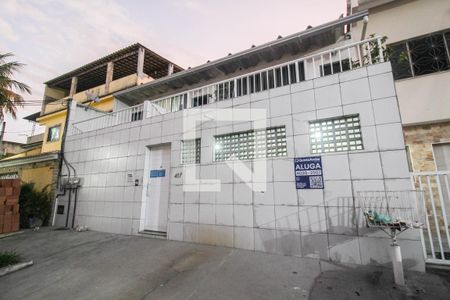 Fachada de casa para alugar com 3 quartos, 90m² em Jacutinga, Mesquita