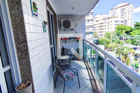 Varanda Sala de apartamento à venda com 2 quartos, 65m² em Anil, Rio de Janeiro