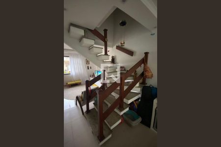Casa à venda com 3 quartos, 133m² em Conjunto Residencial Santa Terezinha, São Paulo