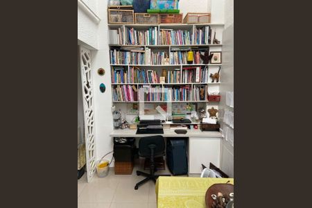 Casa à venda com 3 quartos, 133m² em Conjunto Residencial Santa Terezinha, São Paulo