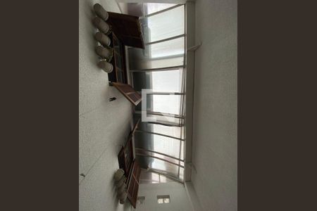 Casa à venda com 3 quartos, 133m² em Conjunto Residencial Santa Terezinha, São Paulo