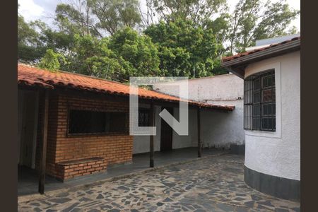 Casa à venda com 4 quartos, 290m² em Garças, Belo Horizonte