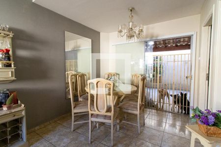 Sala de casa de condomínio à venda com 3 quartos, 90m² em Fazenda Santa Cândida, Campinas