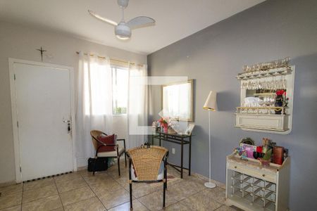 Sala de casa de condomínio à venda com 3 quartos, 90m² em Fazenda Santa Cândida, Campinas