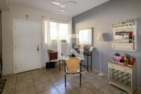 Sala de casa de condomínio à venda com 3 quartos, 90m² em Fazenda Santa Cândida, Campinas