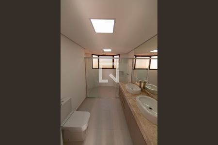 Banheiro da Suite Master de apartamento para alugar com 4 quartos, 206m² em Empresarial 18 do Forte, Barueri