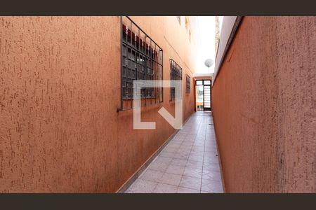 Corredor de casa à venda com 3 quartos, 100m² em Jardim Eliane, São Paulo