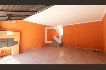 Garagem de casa à venda com 3 quartos, 100m² em Jardim Eliane, São Paulo