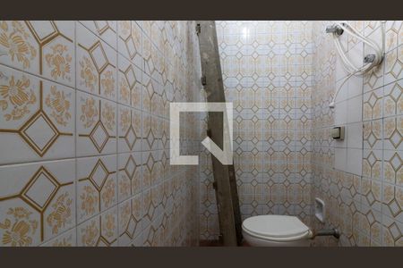Banheiro de Serviço de casa à venda com 3 quartos, 100m² em Jardim Eliane, São Paulo