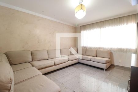 Sala de TV de casa para alugar com 5 quartos, 404m² em Tibery, Uberlândia