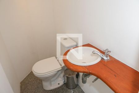 Lavabo de apartamento para alugar com 3 quartos, 130m² em Pompeia, São Paulo