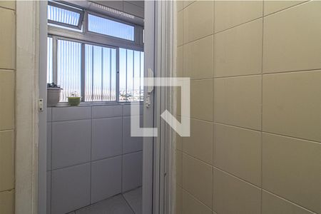 Banheiro de Serviço de apartamento à venda com 2 quartos, 63m² em Vila das Merces, São Paulo