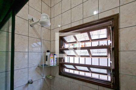 Banheiro da Suíte de casa para alugar com 2 quartos, 150m² em Vila Assuncao, Praia Grande