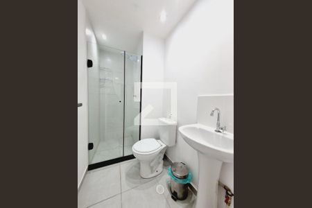Banheiro de apartamento para alugar com 2 quartos, 34m² em Vila Gomes, São Paulo