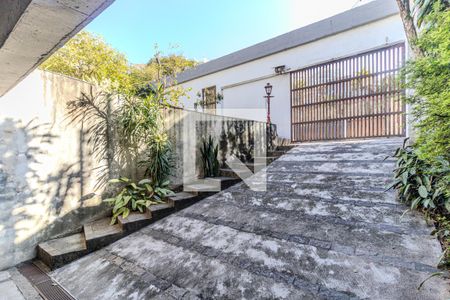 Garagem de casa à venda com 4 quartos, 362m² em Pacaembu, São Paulo