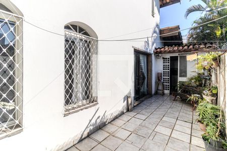 Quintal de casa à venda com 4 quartos, 362m² em Pacaembu, São Paulo