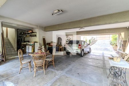 Garagem de casa à venda com 4 quartos, 362m² em Pacaembu, São Paulo