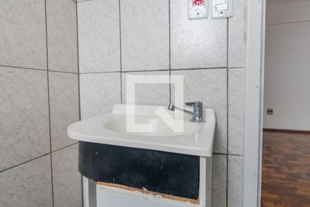 Banheiro de apartamento à venda com 1 quarto, 55m² em Centro Histórico, Porto Alegre