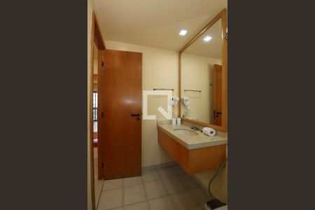 Banheiro de kitnet/studio à venda com 1 quarto, 25m² em Jardins, São Paulo