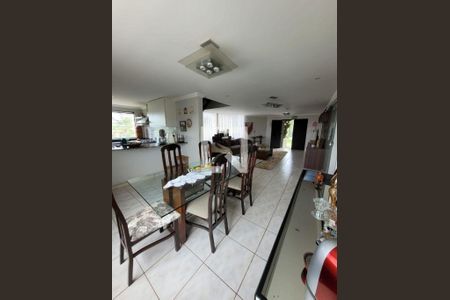 Casa à venda com 7 quartos, 402m² em Balneário Água Limpa, Nova Lima