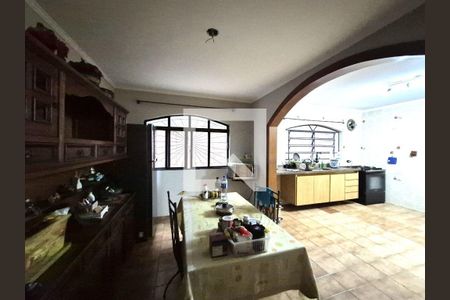 Casa à venda com 4 quartos, 205m² em Jardim Pinheiros, São Paulo