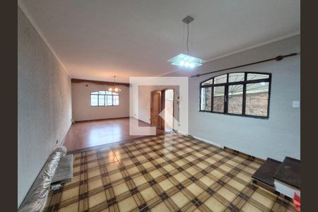 Casa à venda com 4 quartos, 205m² em Jardim Pinheiros, São Paulo