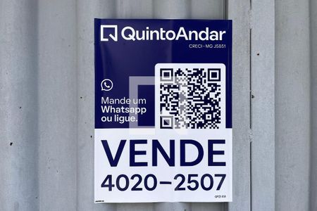 Plaquinha Instalada de casa à venda com 3 quartos, 180m² em Jaqueline, Belo Horizonte