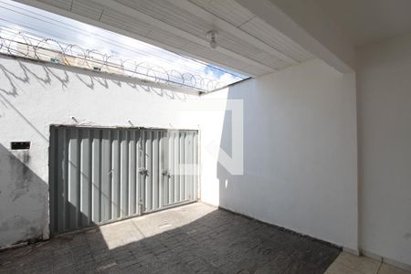 Garagem de casa à venda com 3 quartos, 180m² em Jaqueline, Belo Horizonte