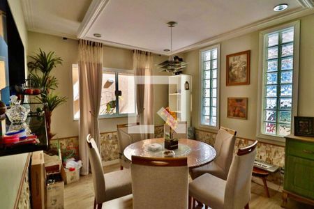 Casa à venda com 4 quartos, 180m² em São Francisco, Niterói