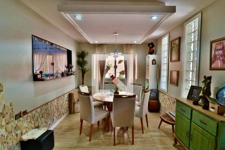 Casa à venda com 4 quartos, 180m² em São Francisco, Niterói