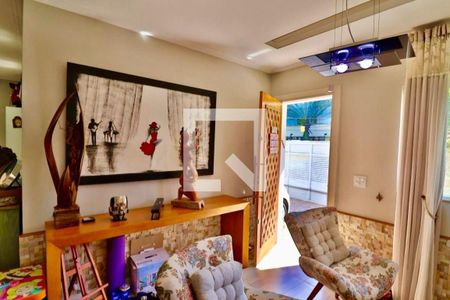 Casa à venda com 4 quartos, 180m² em São Francisco, Niterói