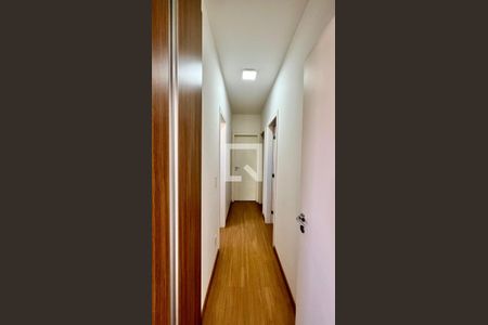 Corredor de apartamento à venda com 3 quartos, 120m² em Grajaú, Belo Horizonte