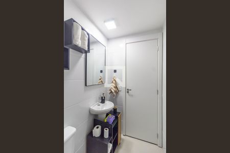 Banheiro de apartamento à venda com 1 quarto, 25m² em Guaianases, São Paulo