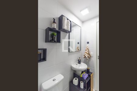 Banheiro de apartamento à venda com 1 quarto, 25m² em Guaianases, São Paulo