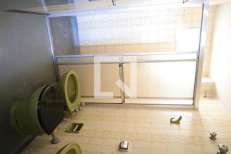Banheiro de apartamento à venda com 2 quartos, 43m² em Vila Santana, São Paulo