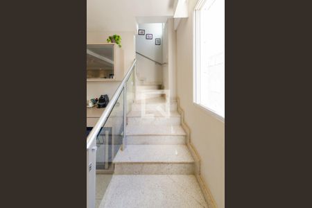 Escada de apartamento à venda com 4 quartos, 240m² em Buritis, Belo Horizonte