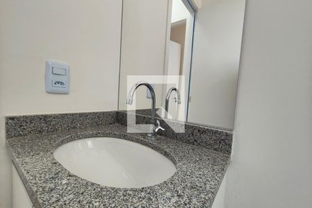Banheiro de apartamento para alugar com 2 quartos, 50m² em Jardim Ibirapuera, Campinas