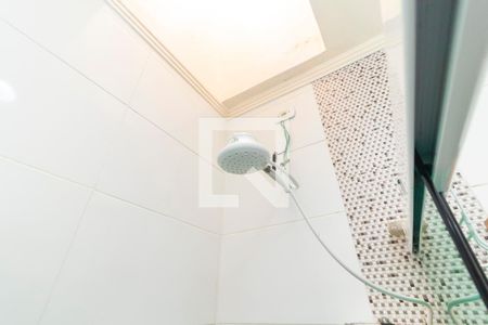 Banheiro de casa de condomínio para alugar com 2 quartos, 49m² em Vila Rosaria, São Paulo