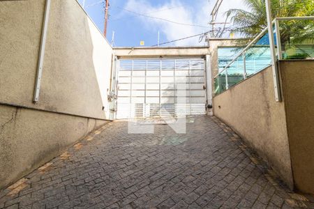 Garagem de casa de condomínio para alugar com 2 quartos, 49m² em Vila Rosaria, São Paulo