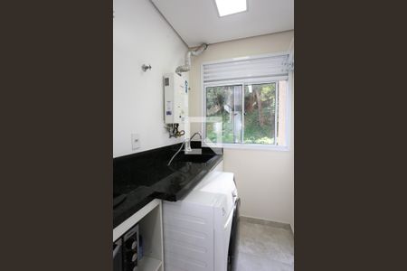 Área de Serviço de apartamento para alugar com 2 quartos, 50m² em Jardim Henriqueta, Taboão da Serra